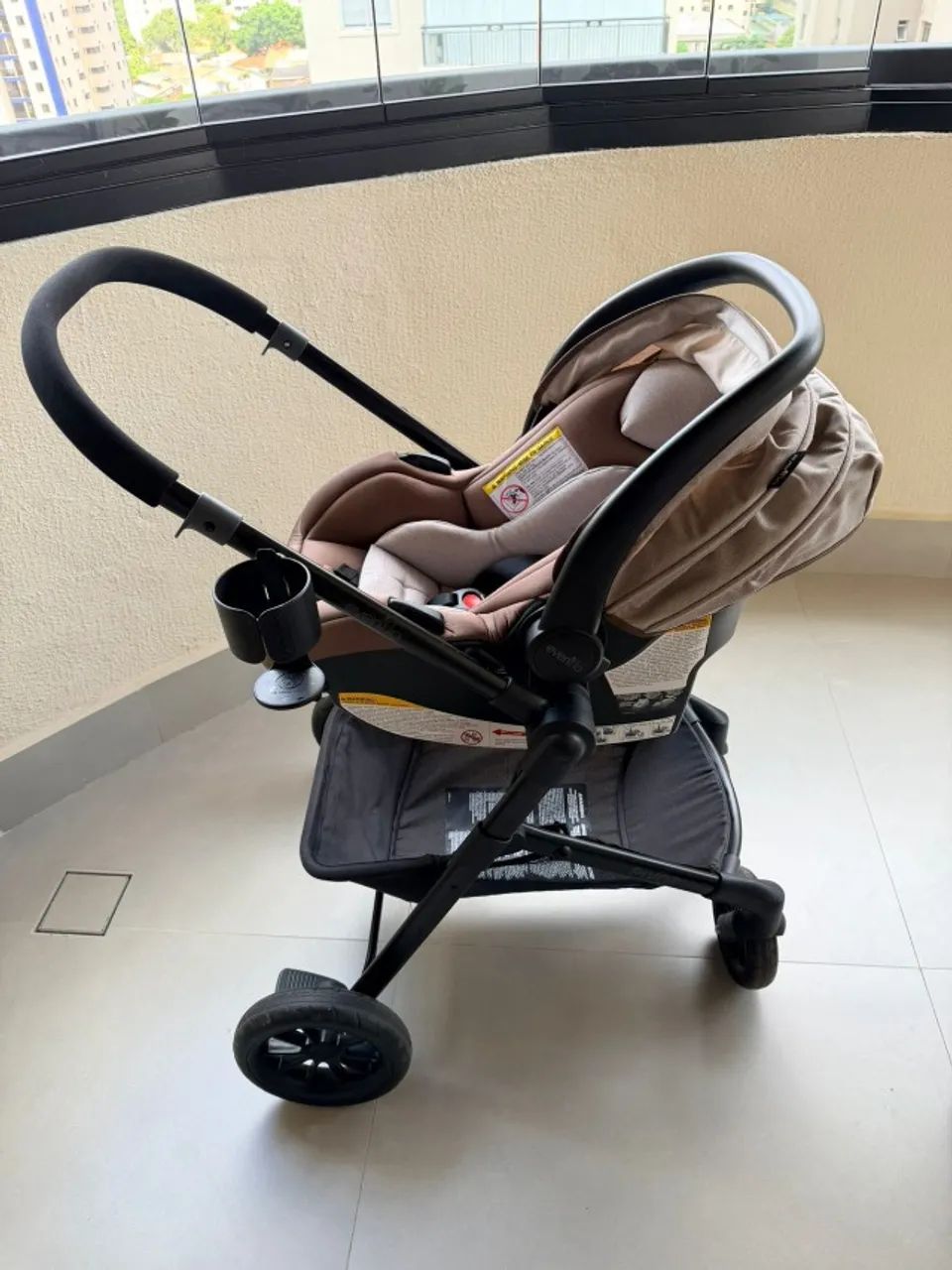 Carrinho de Bebê + Bebê Conforto Pivot Evenflo - Foto 6