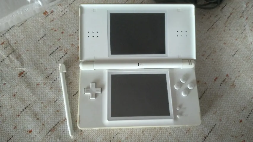 Nintendo DS Lite