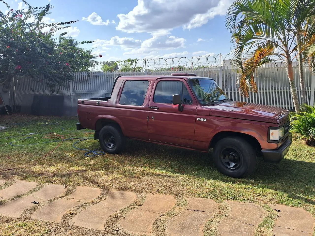 Caminhonete Chevrolet C-20, cabinada, gasolina e GNV - Foto 5