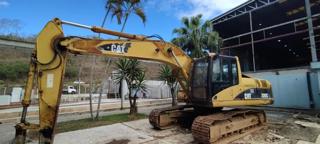 Escavadeira Hidráulica Caterpillar 320C 3.8 Ton Ano 2004 c/ Linha Hidráulica p/ Rompedor - Foto 2