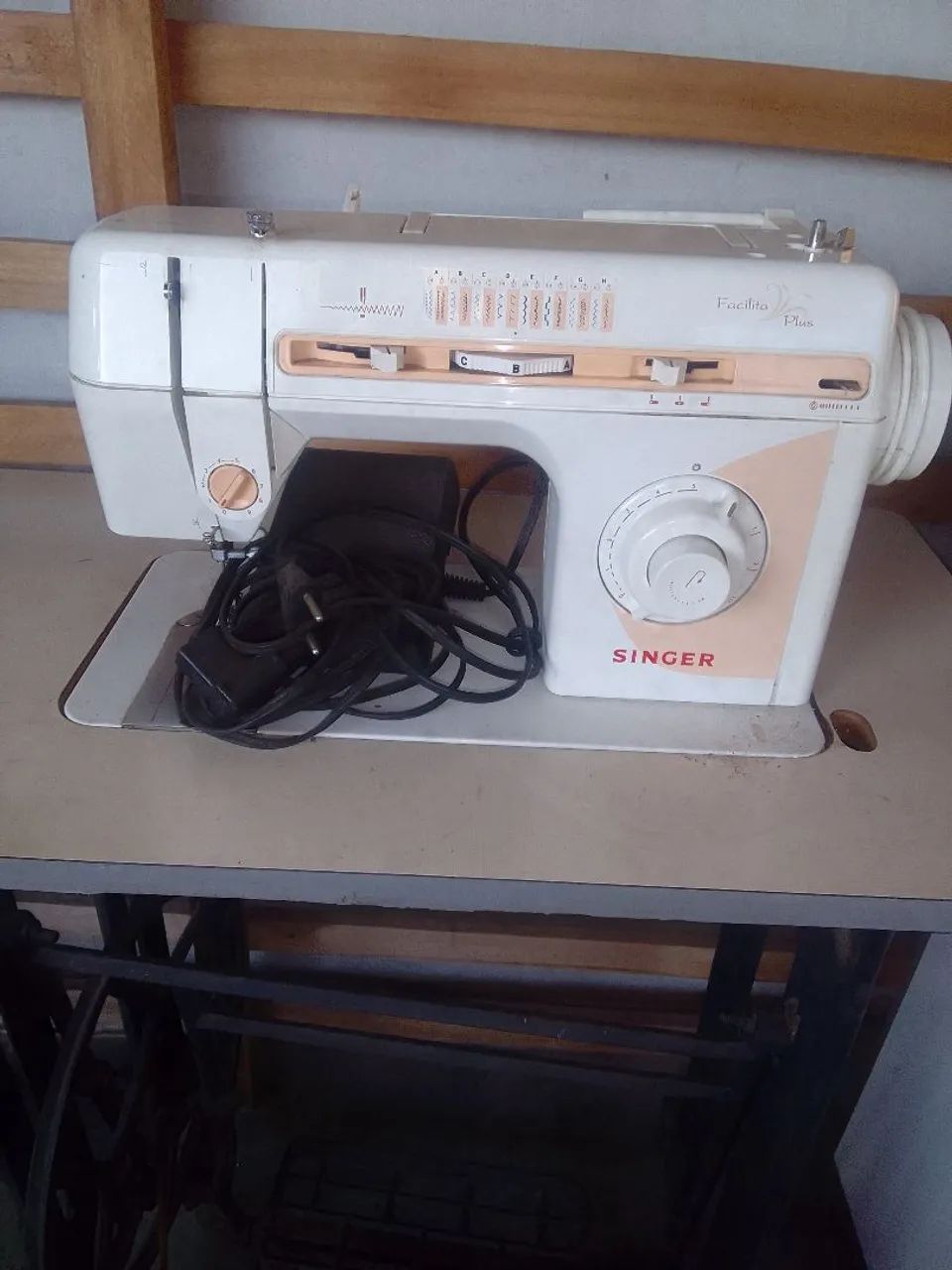 Máquina de costura Singer  - Foto 5