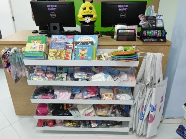 Expositor de parede c/ 5 bandejas em Aço Branco 98 cm x 115 cm x 27 cm