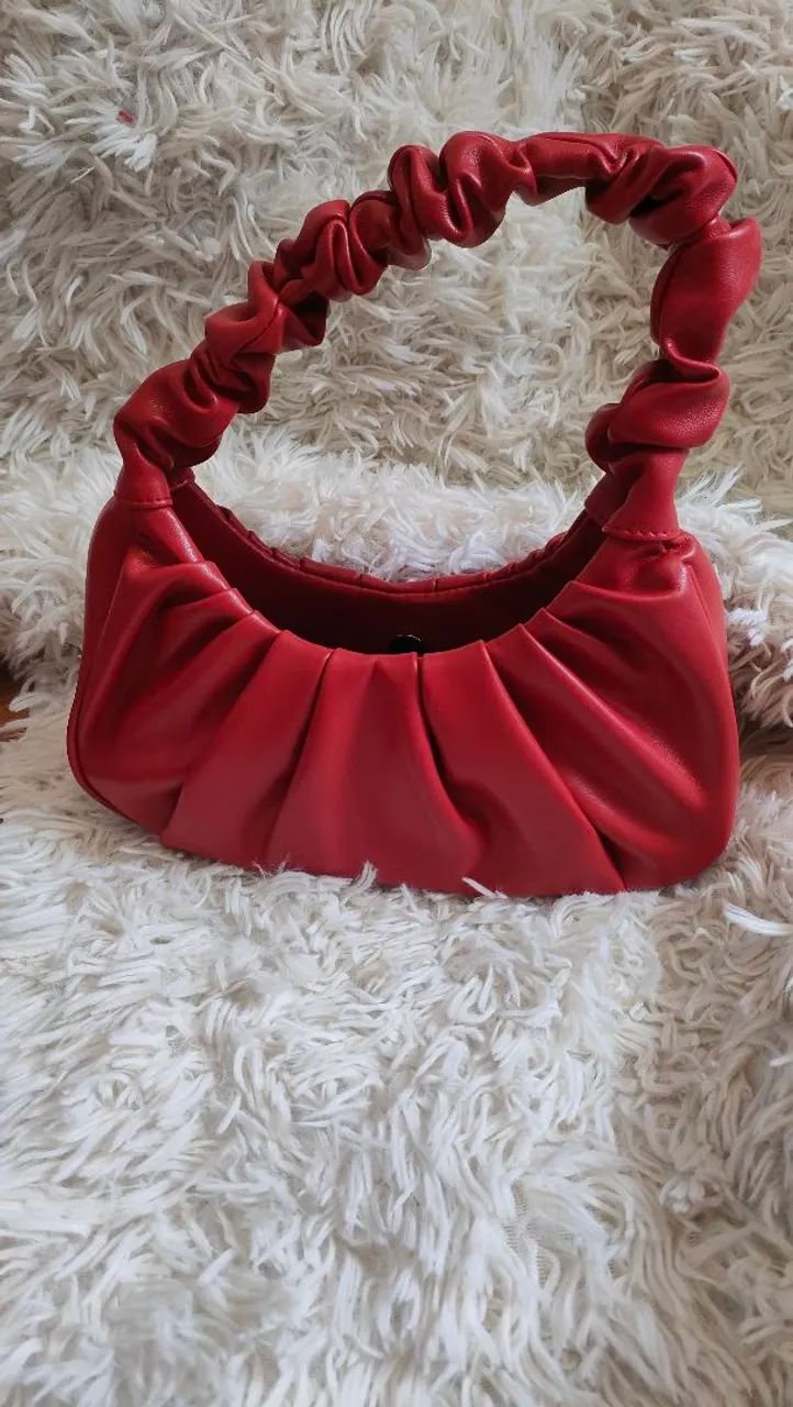 Bolsa com alça franzida 