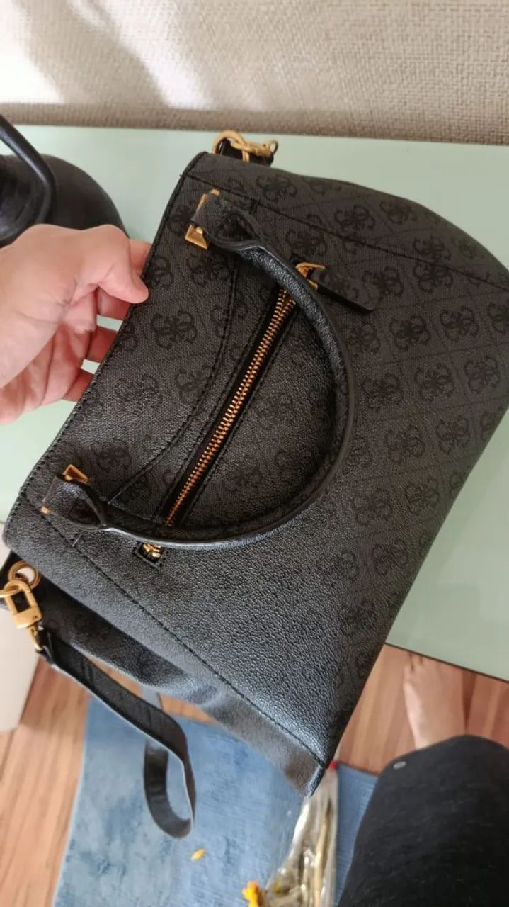 Bolsa de couro - Guess - Importada  - Foto 2