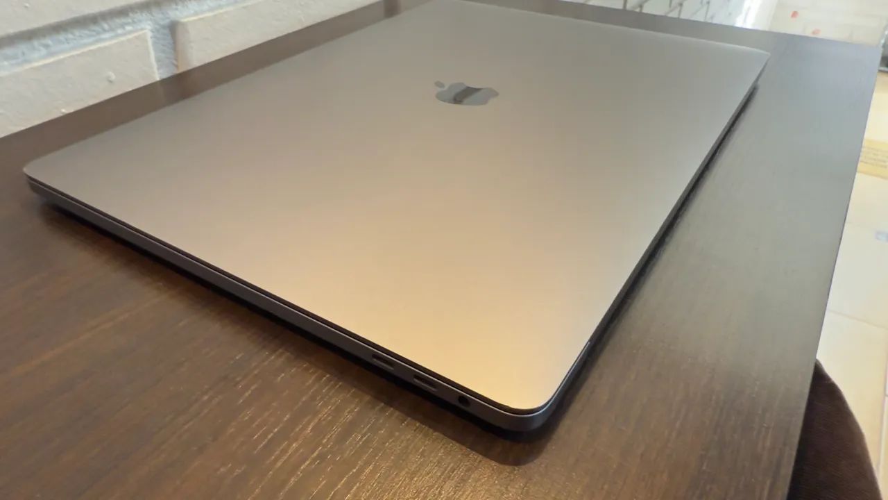 MacBook Pro 2019 i7 16インチ 16GB/512GB Macbook Pro 2019, 16'', Core I7, 16gb, Ssd-512gb, 4gb Vídeo Cinza