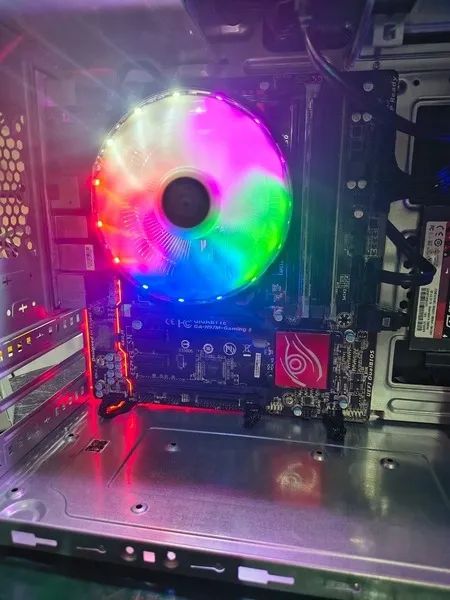 CPU i7+8GB+PLACA GIGABYTE GAMING+SSD