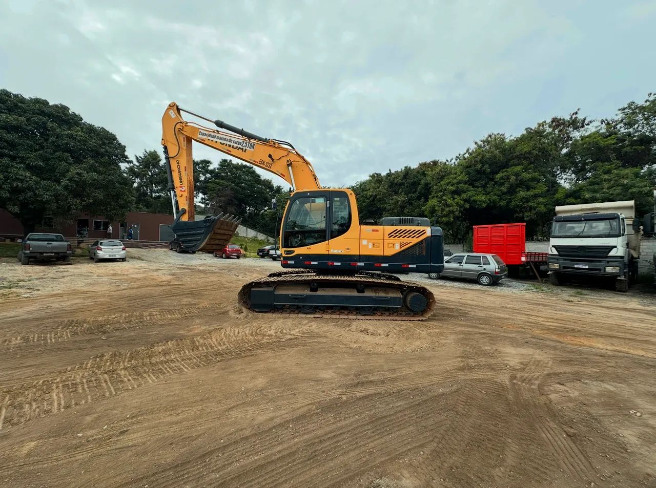 Escavadeira Hyundai 220 LC-9S 2018 