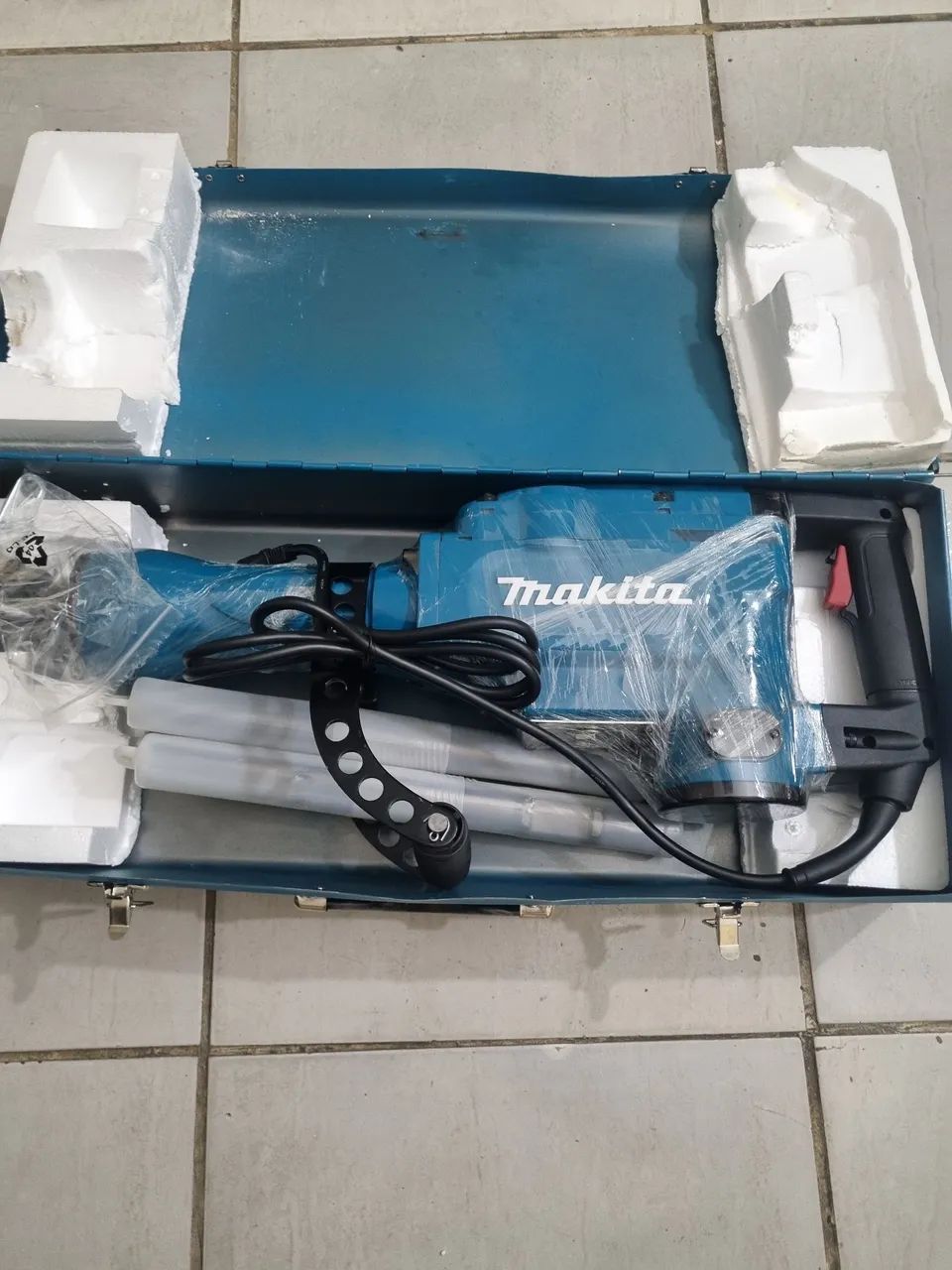 Vendo martelete marca Makita 