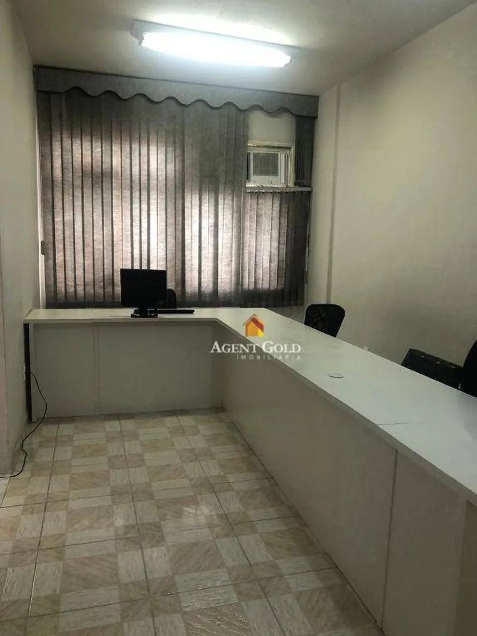 Sala com 26 M², com banheiro, toda mobiliada