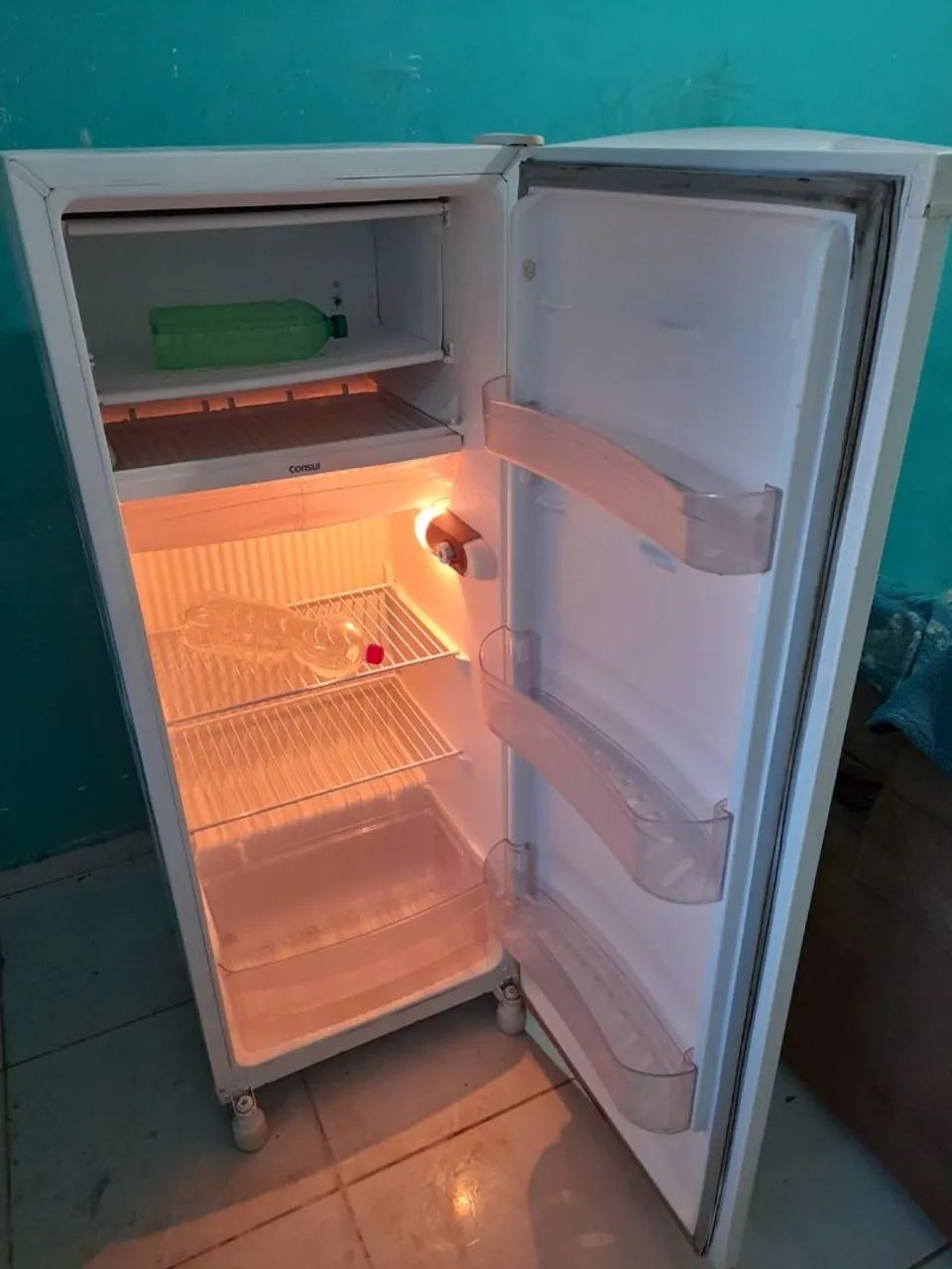 Geladeira Vertical Branco - R$750,00 - Foto 3