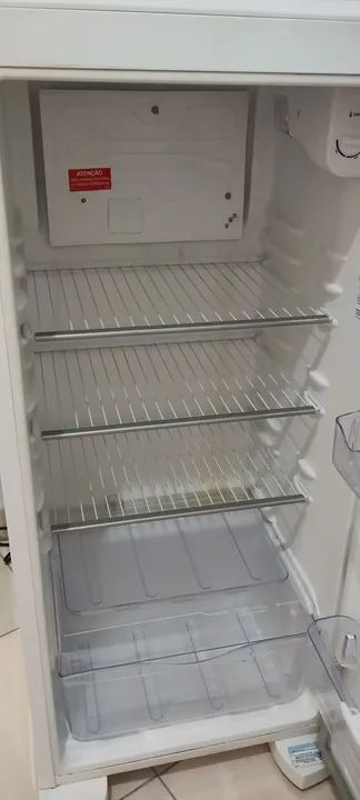 Vendo geladeira Eletrolux  - Foto 4