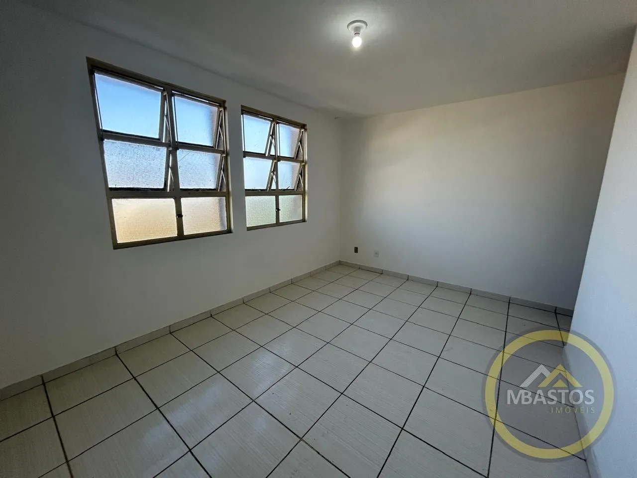 Apartamento 2qts 1 vga Conjunto California R$ 1.250,00