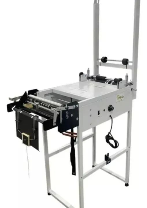 Máquina de Fabricar Fraldas - Semi-nova