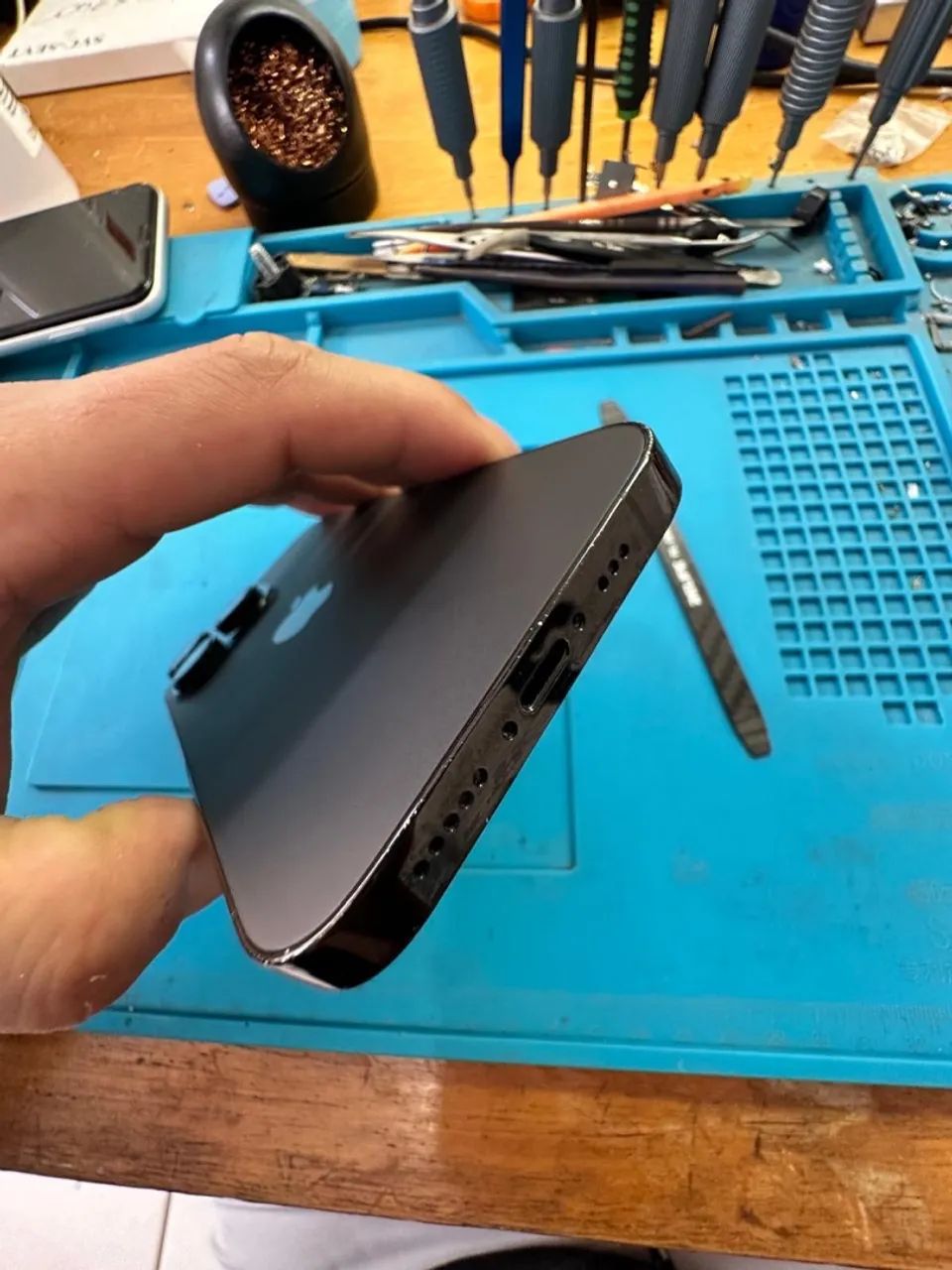 Carcaça iPhone 14 pró preta - Peça de Reposição - Foto 6