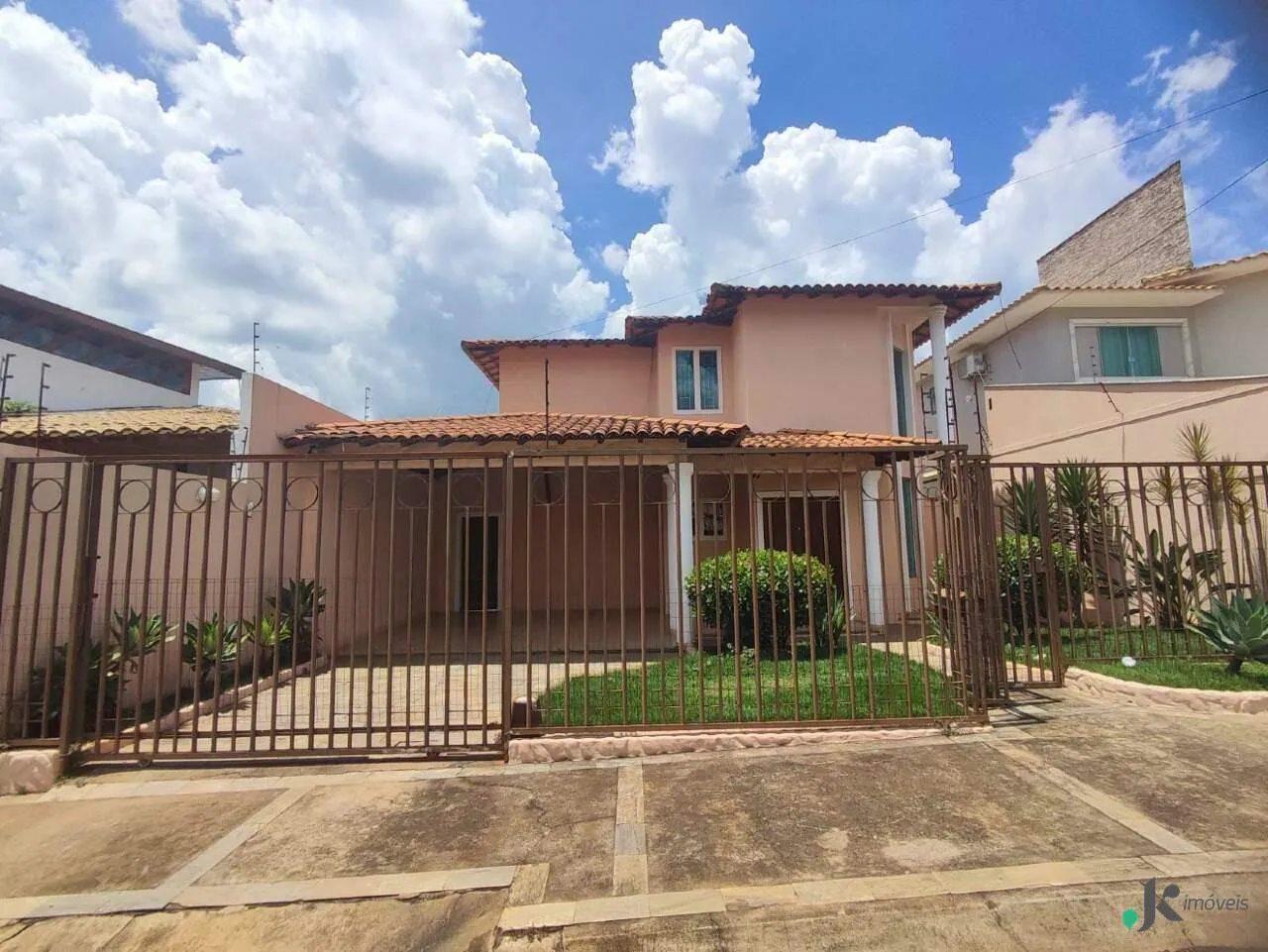 Casa 03 Quartos para Locação bairro Mangabeiras