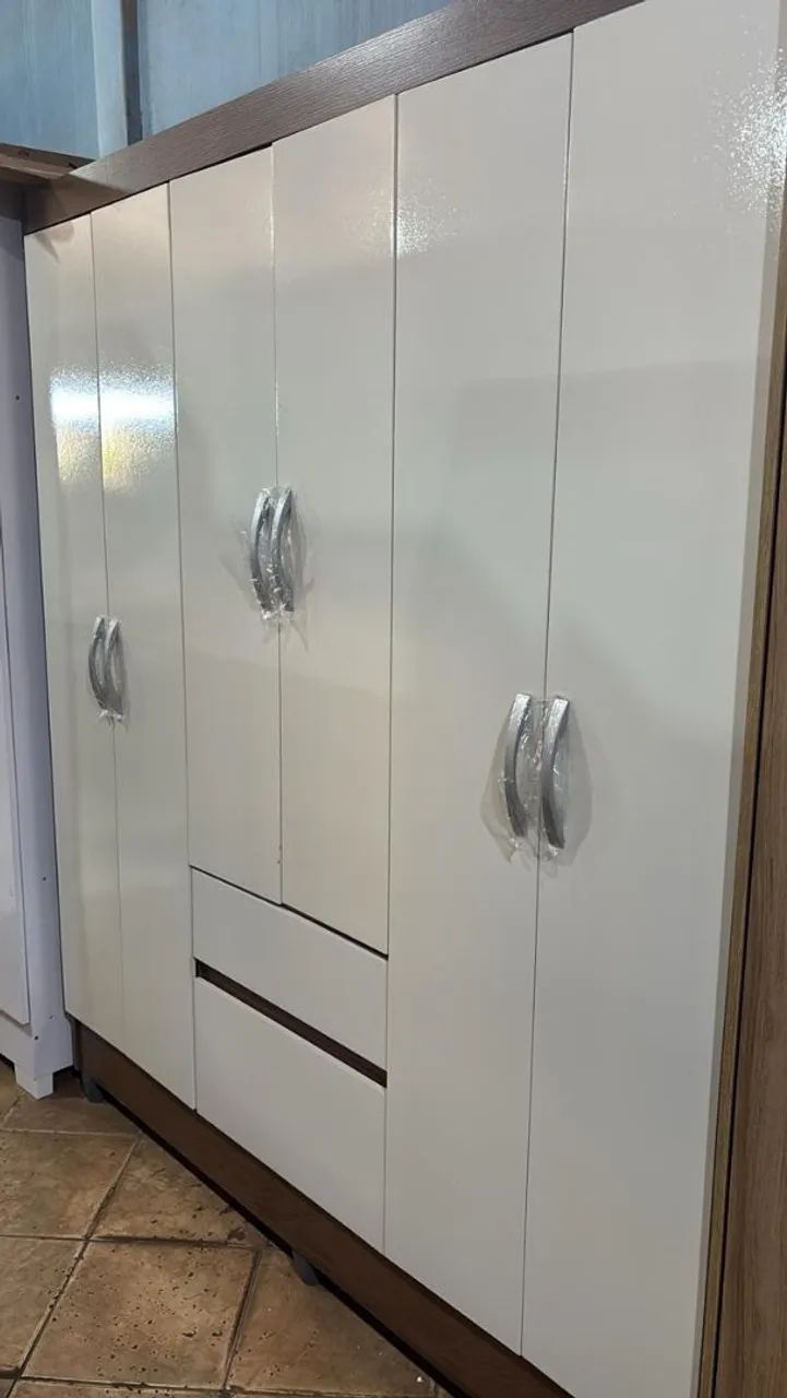 Guarda-Roupas Branco 6 Portas Novo POR 999,99