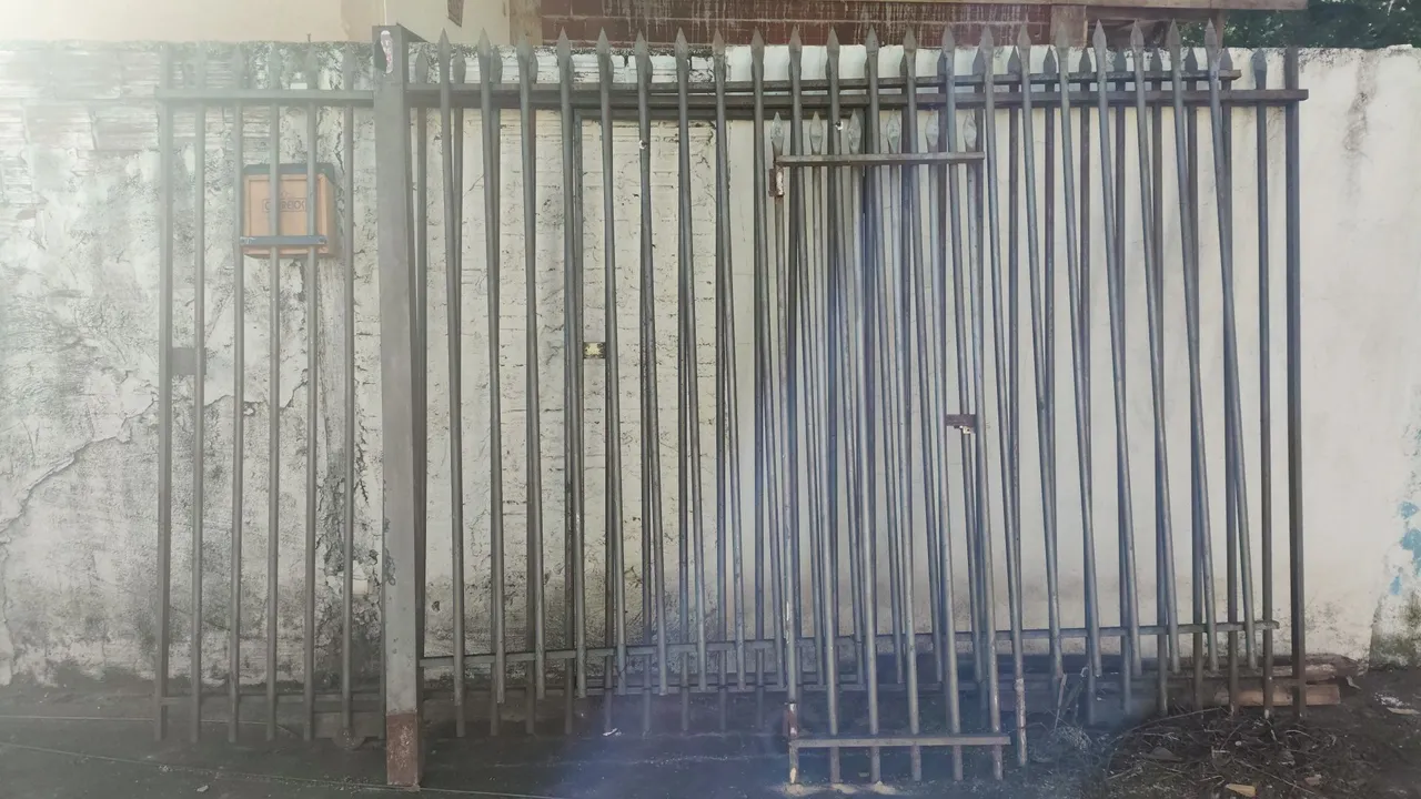 Portão de Aço e grade