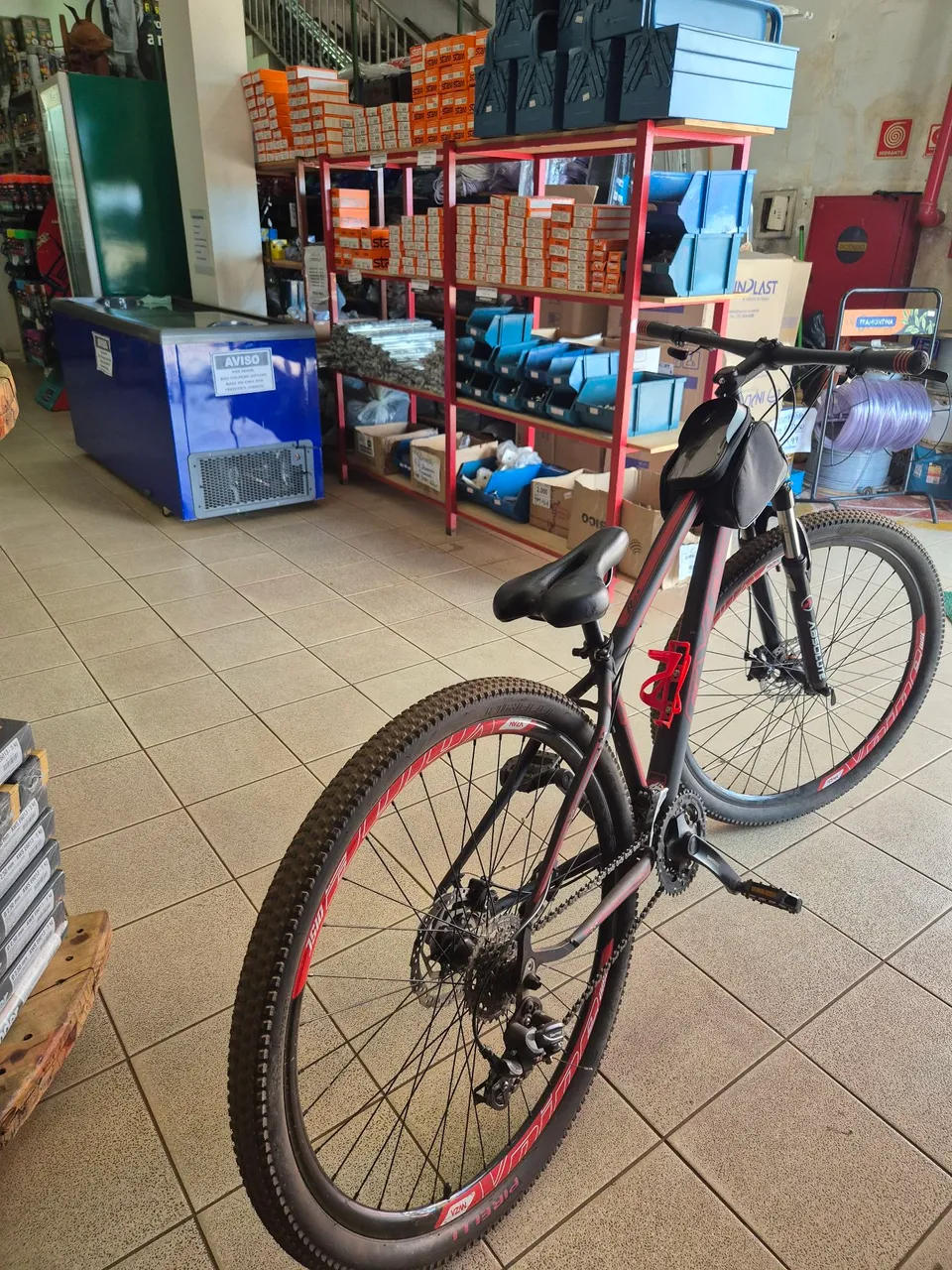 Bicicleta Aro 29 - Ideal para Trilhas e Passeios