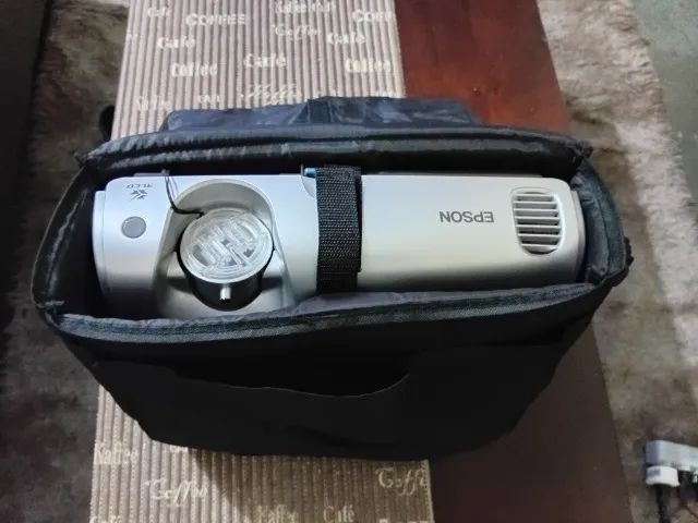 Projetor Epson S3 (Completo , bolsa, cabos , controle) - Foto 3