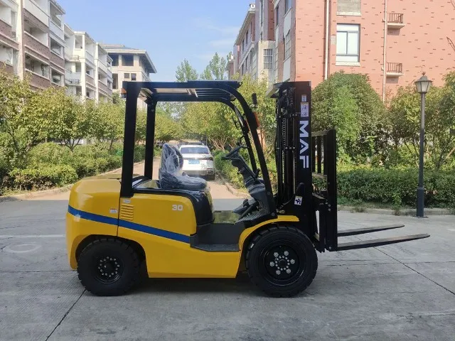 EMPILHADEIRA MAF 3.0| 0 KM|3.000  KG| DIESEL | TORRE 4,5 mts