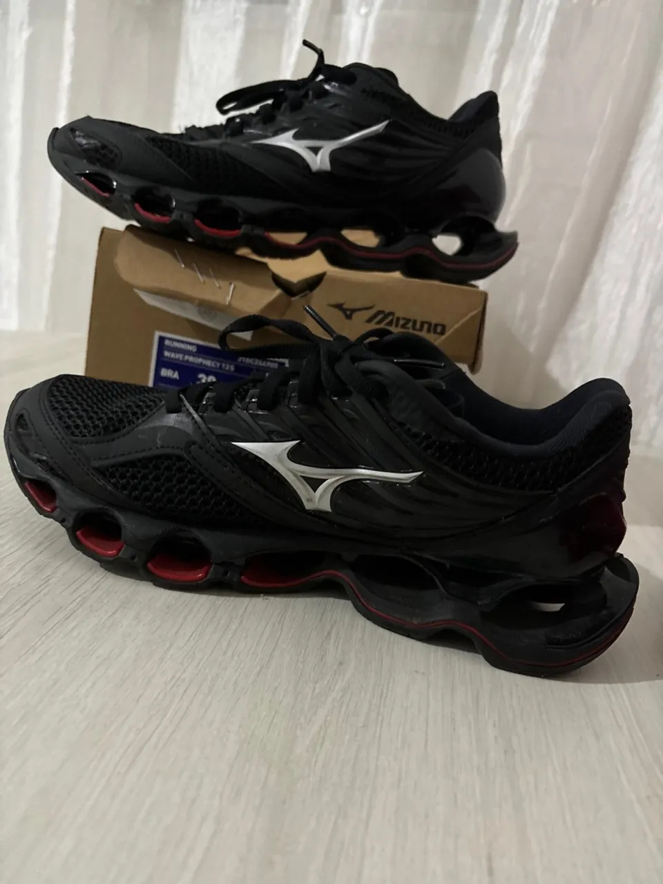 Mizuno Wave Prophecy 13s Preto com vermelho