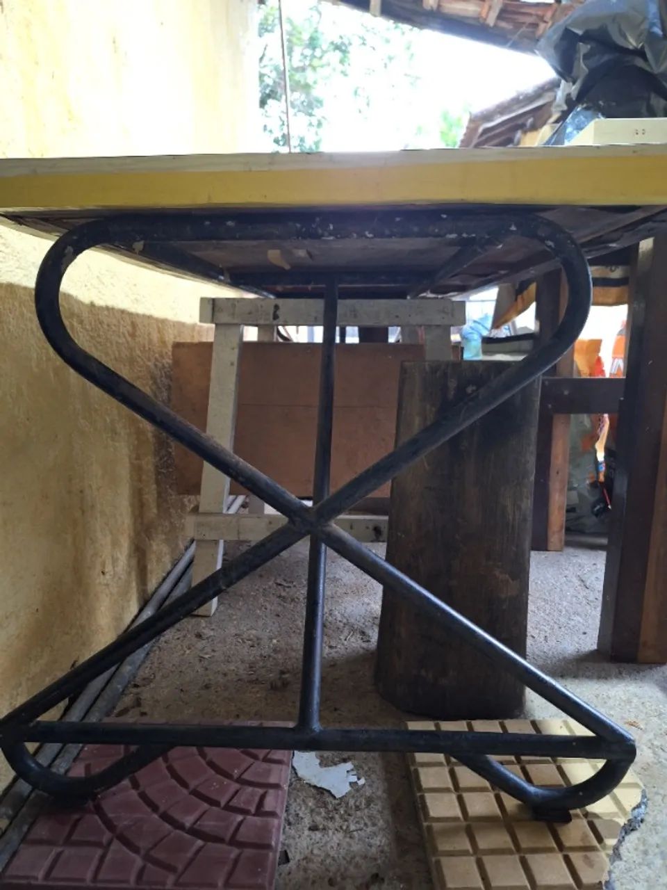 Mesa grande de madeira, pés de suporte em Metalon - Foto 2