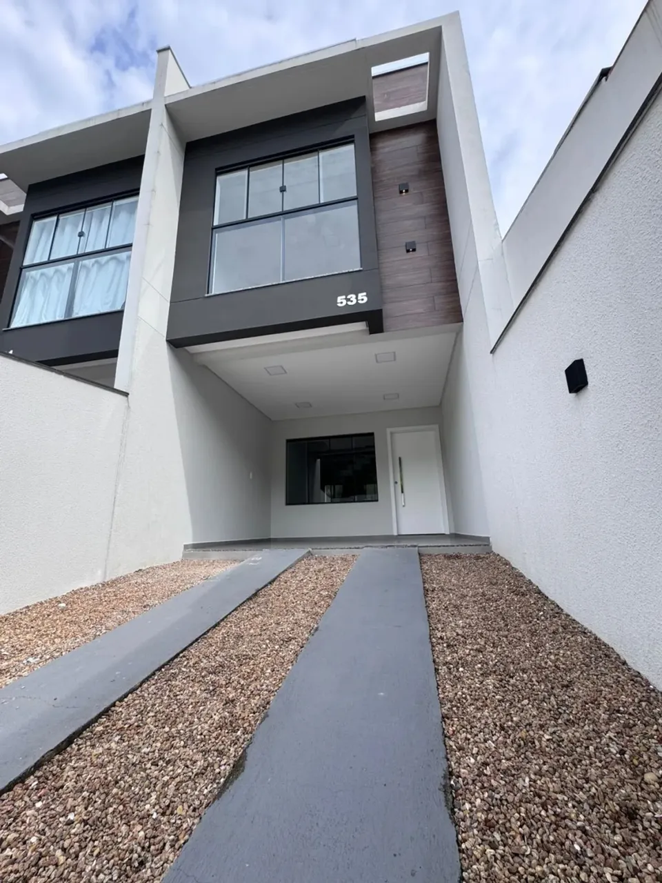 Sobrado com escelente no Água Verde Espaço, conforto e localização Privilegiada!