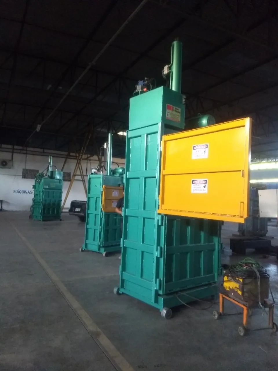 Prensa Hidráulica Vertical - Enfardadeira para fardos de resíduos para Reciclagem - Foto 5