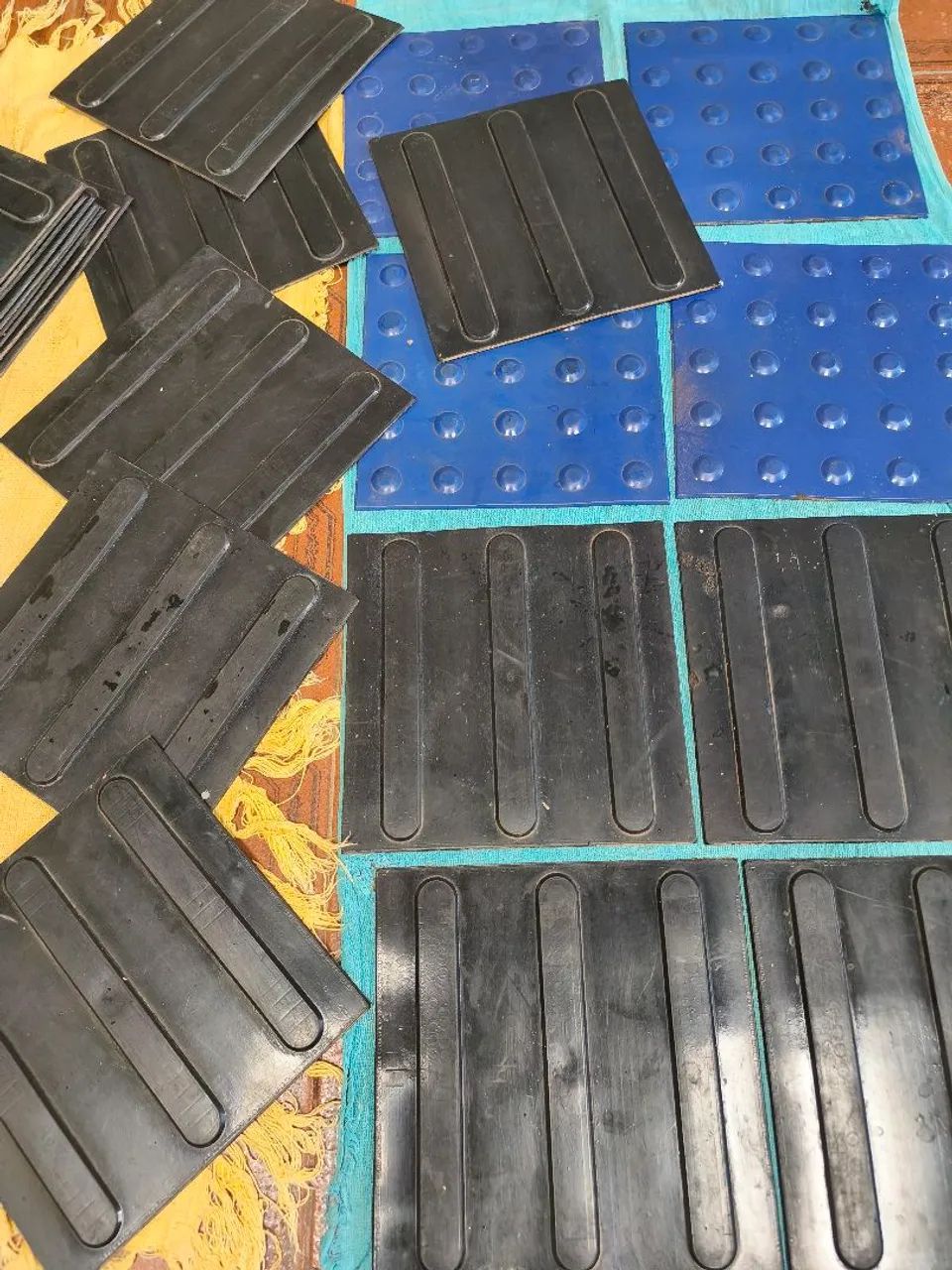 VENDO PISO TÁTIL EMBORRACHADO  - Foto 4