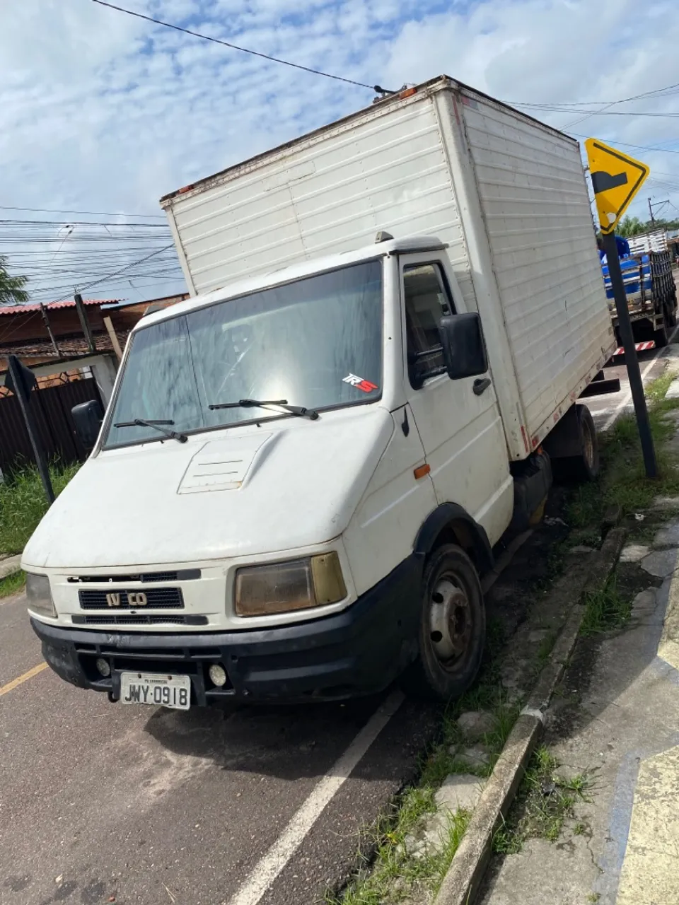 Caminhão Baú IVECO Daily - Oportunidade!