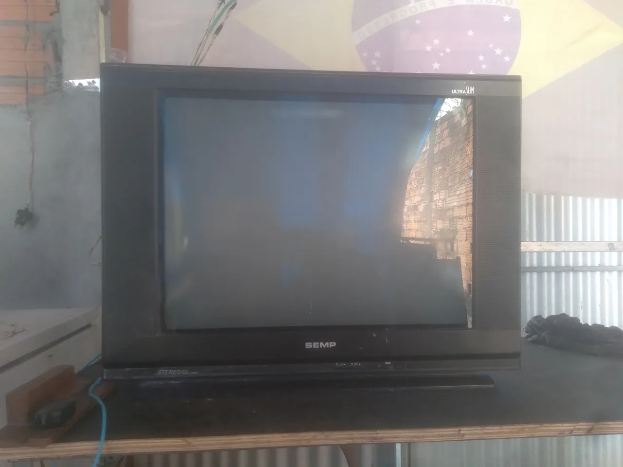 TV Semp Ultra Slim