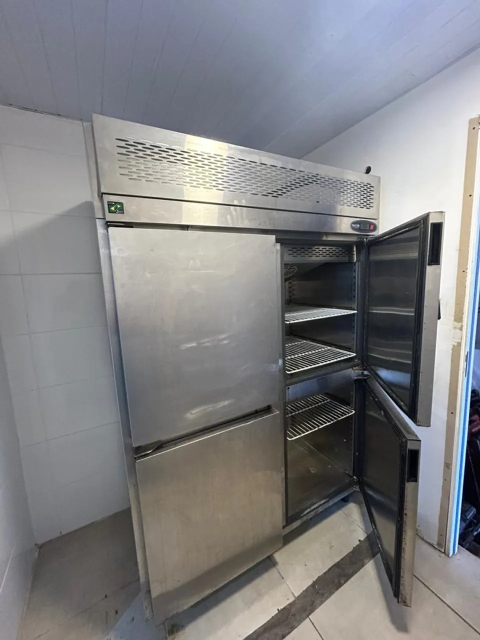 Geladeira/Refrigerador Industrial Aço Inox, Ar condicionado, Coifa cozinha