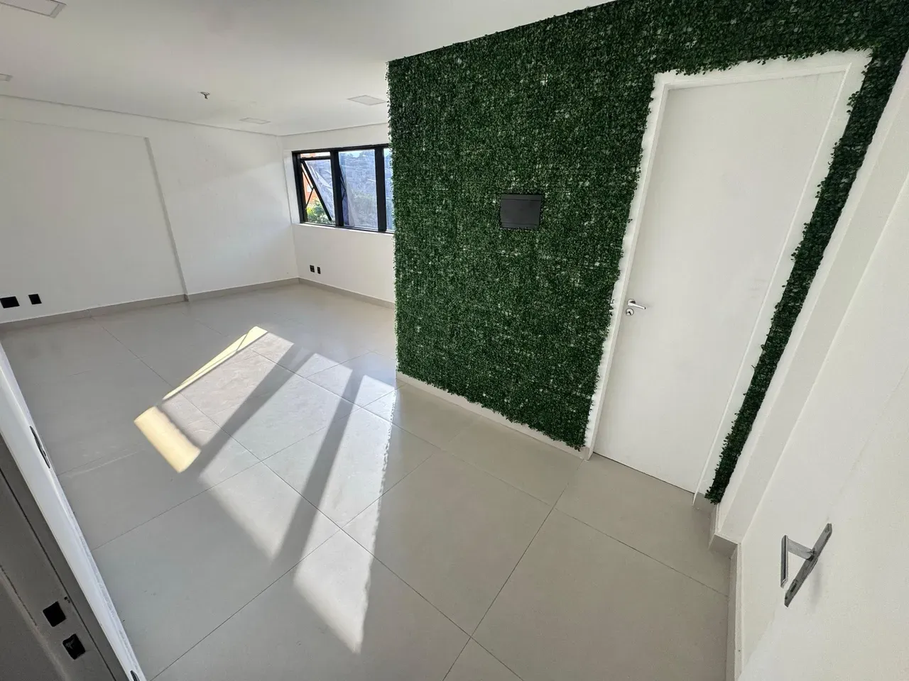 Sala Comercial para Venda em Barueri, Centro, 1 banheiro, 1 vaga