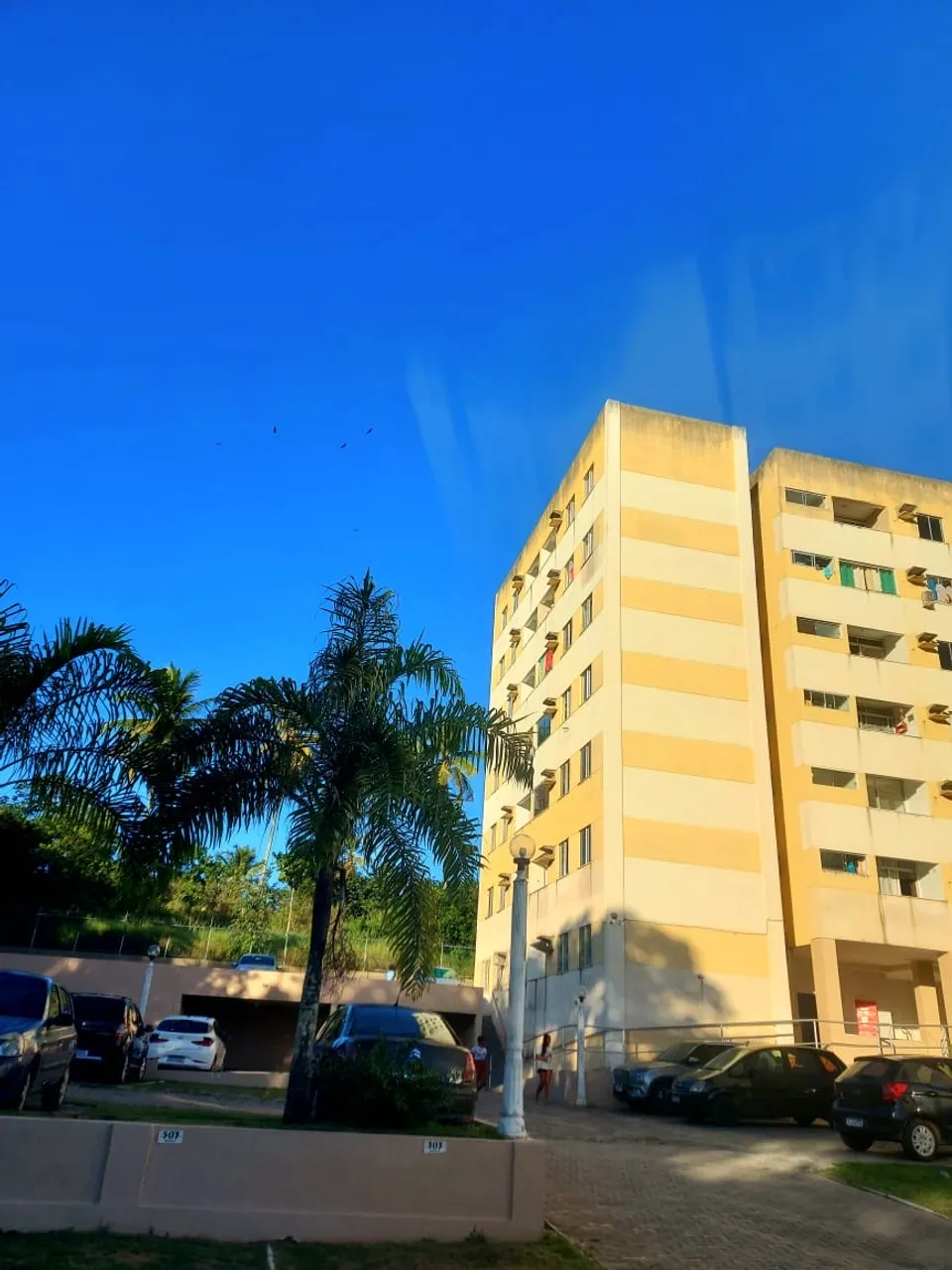 Apto 2/4 Com Suite e Varanda