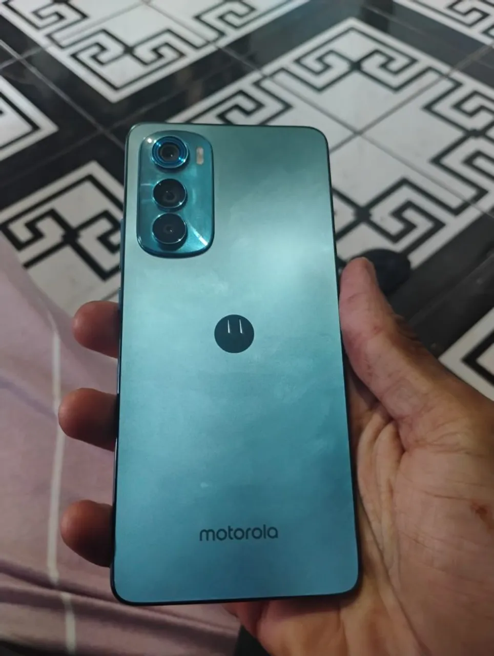 TROCO moto edge 30 256gb 16gb ram zeradissimo só com um detalhe