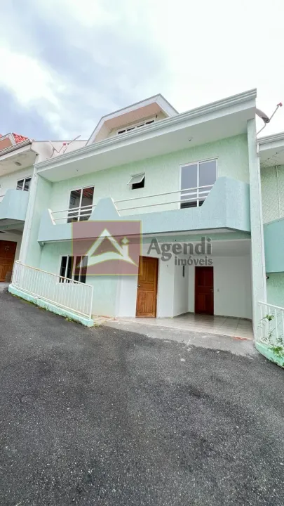 SOBRADO com 3 dormitórios à venda com 153m² por R$ 579.000,00 no bairro Xaxim - CURITIBA /