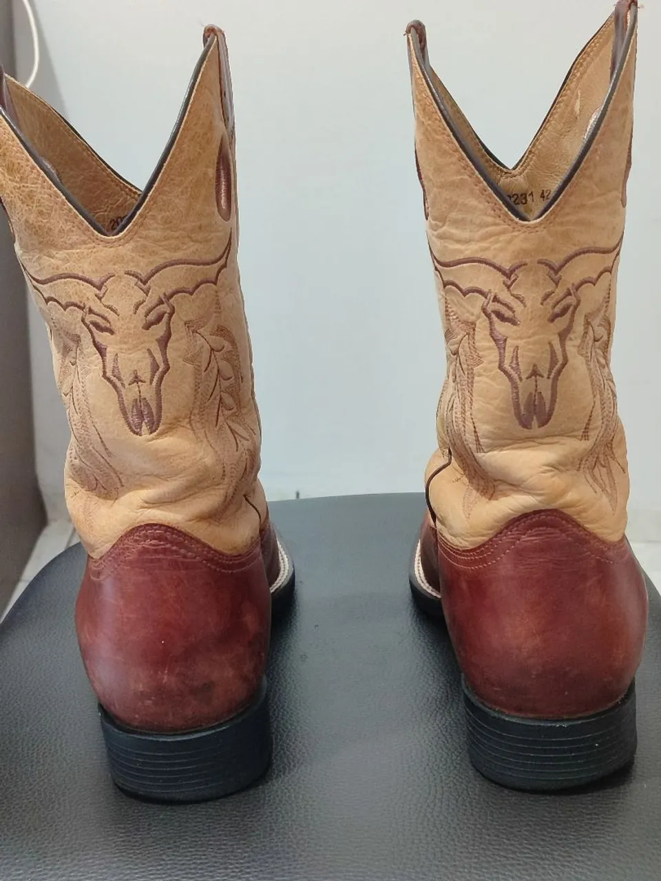 Botas Texanas em Couro Marrom e Bege