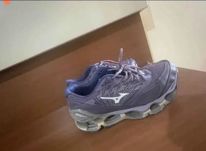 Tênis Pro Roxo Mizuno Wave Prophecy 8