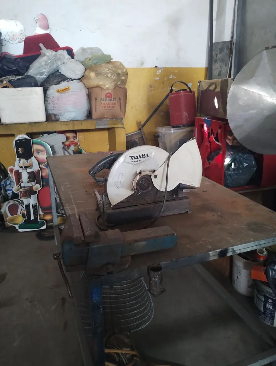 Furadeira de Bancada e Serra Makita, máquina de solda,bancada com torno,tudo ótimo estado. - Foto 6