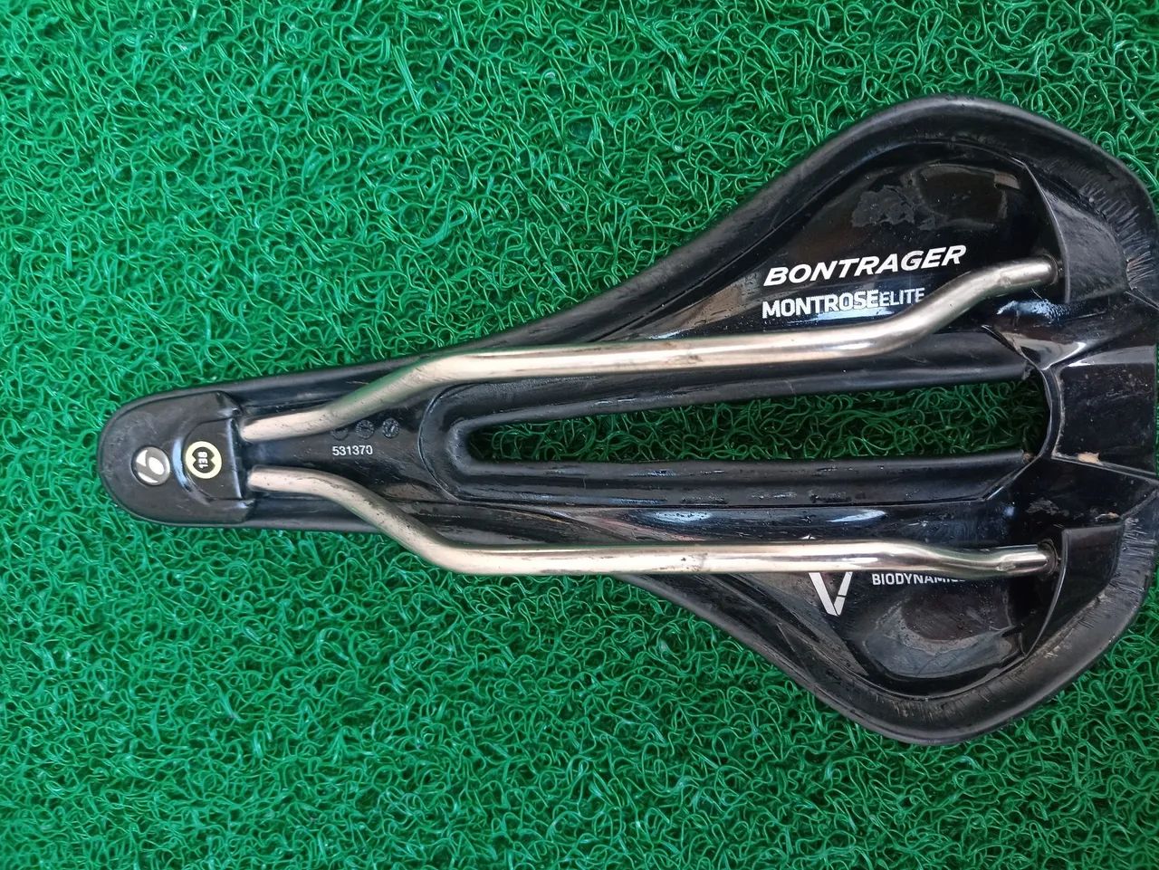 Selim de bicicleta Bontrager Montrose Elite, trilho Titanium peso