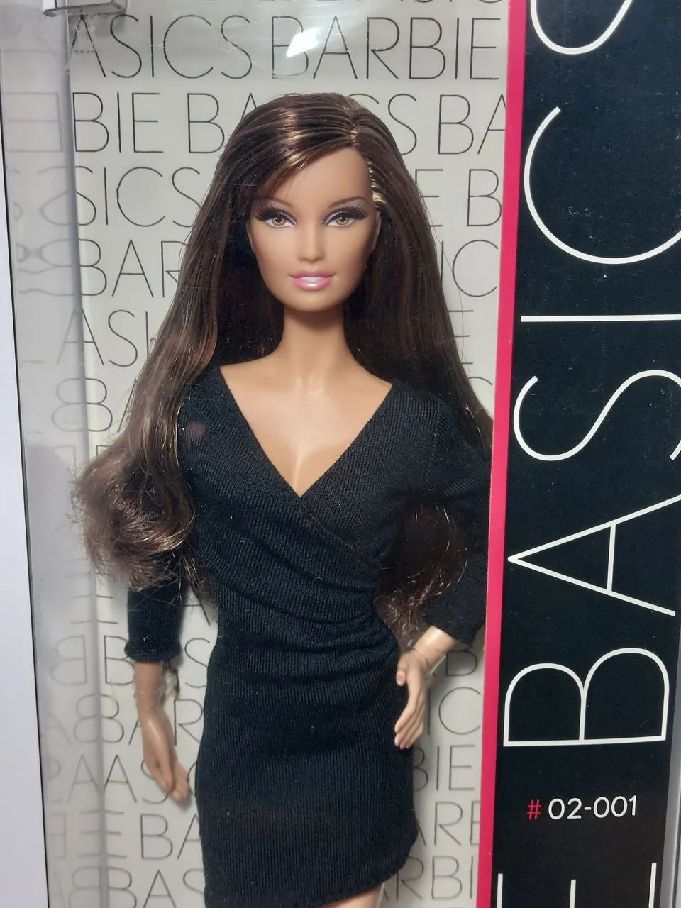 Barbie Basics 02 Collection 001 Black Label Lara 2009