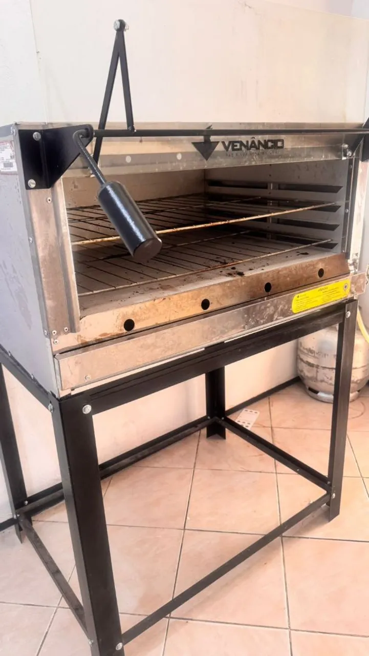 Forno a Gás Venâncio Semi Novo