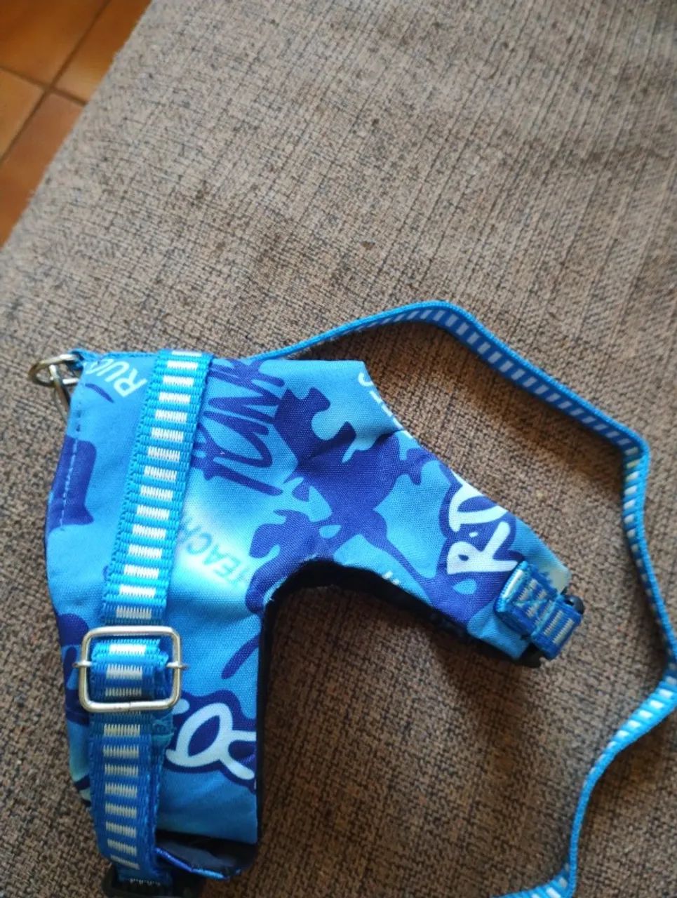 Coleira Peitoral para Cachorros ou Gatos de pequeno porte, de 4 a 5 Kg, regulável. - Foto 2