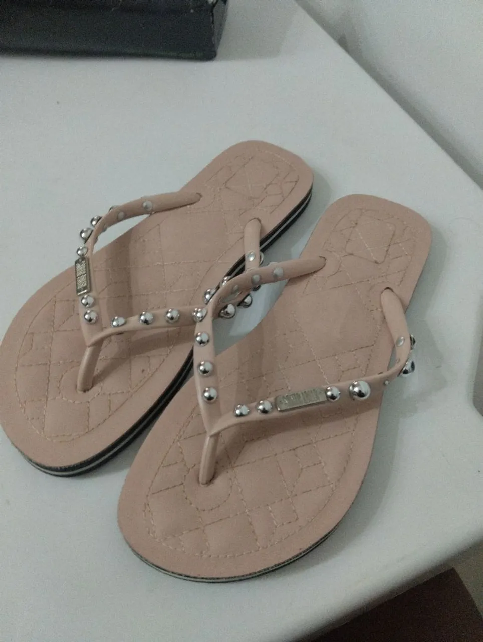 Sandália Rasteirinha Feminina com Detalhes em Strass