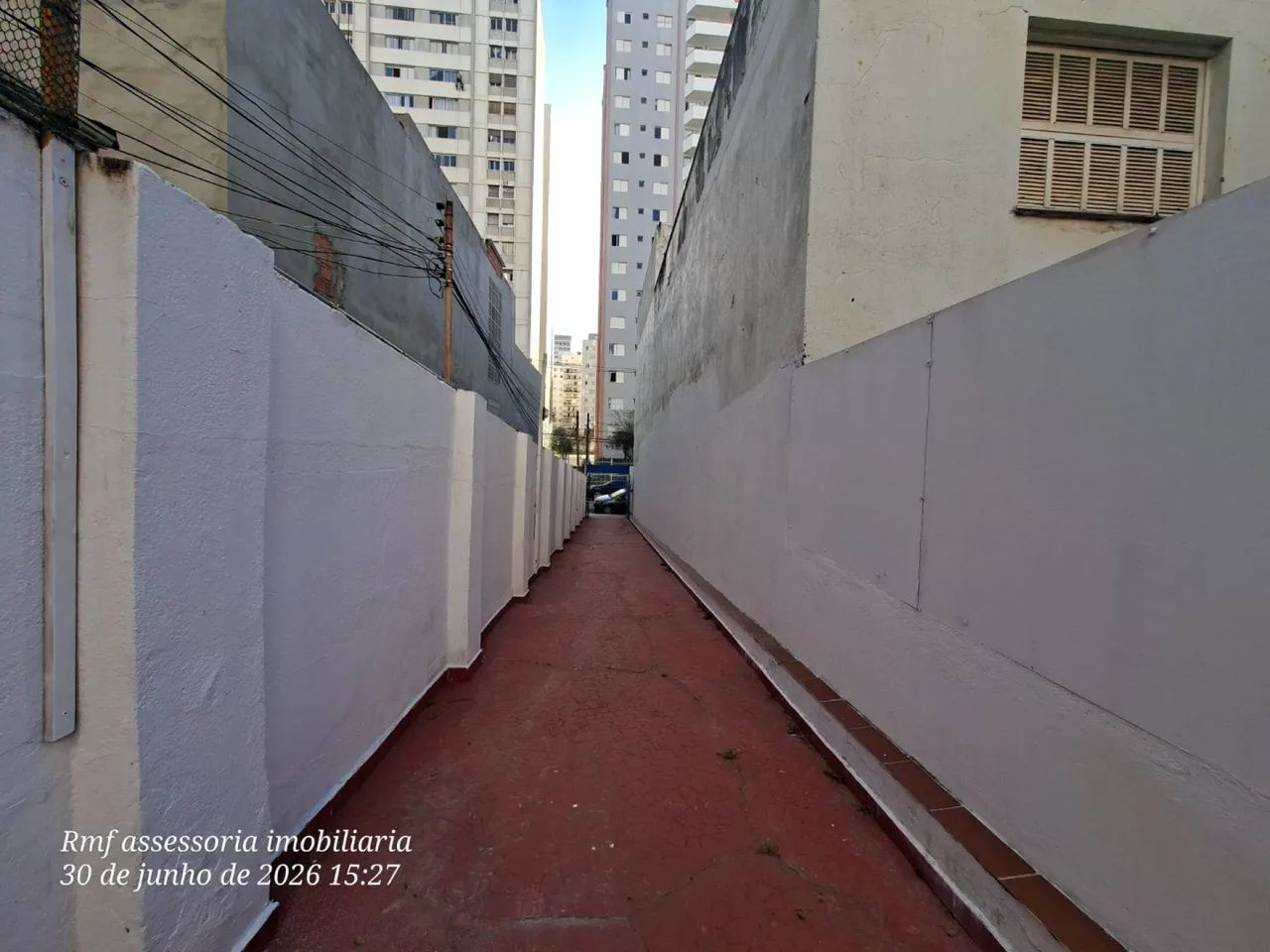 Casa Comercial para Alugar | 3 Salas, Quintal e Excelente Localização - Foto 4