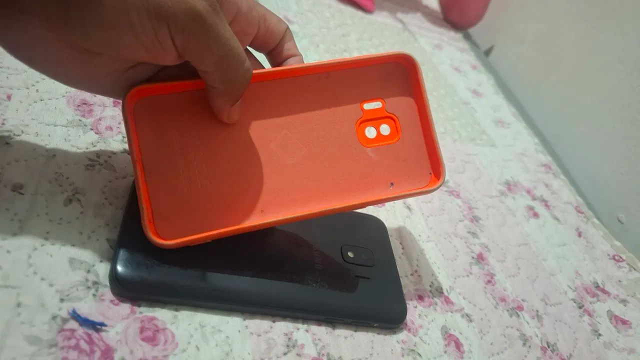Samsung Galaxy J2 Core possui 16 GB,com carregador e capinha  - Foto 4
