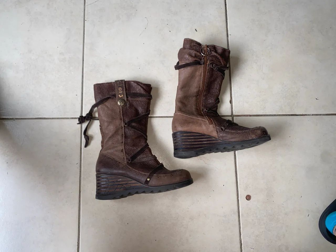 Bota tamanho 35 - Foto 2