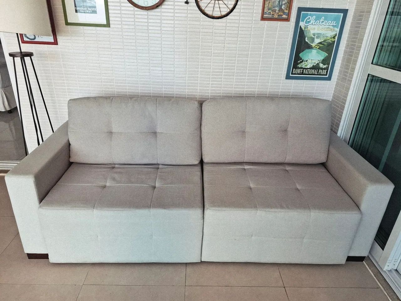 Sofá Contemporâneo 3 lugares 