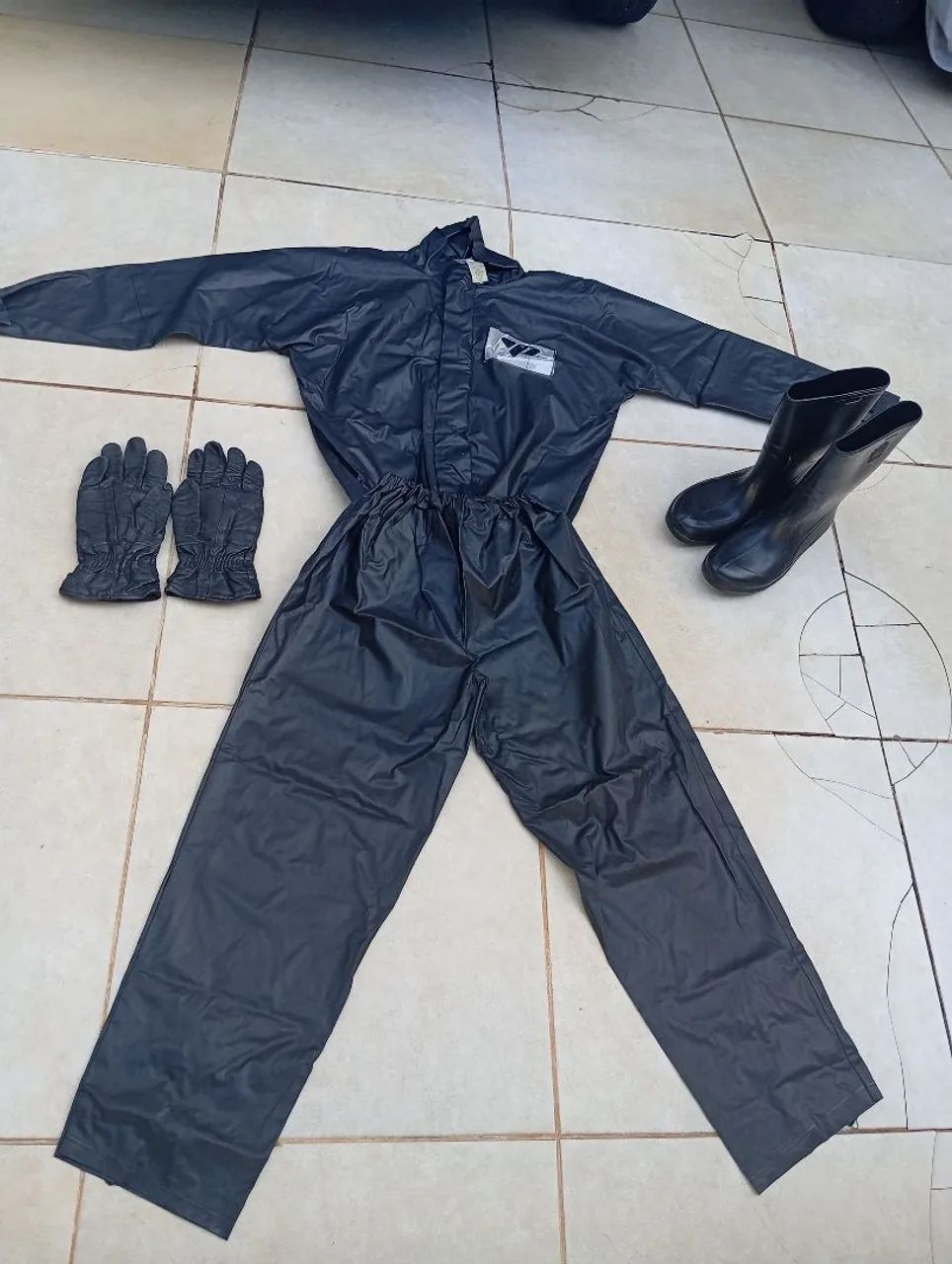 Kit para dias chuva motoqueiro, Capa, bota e luvas. 