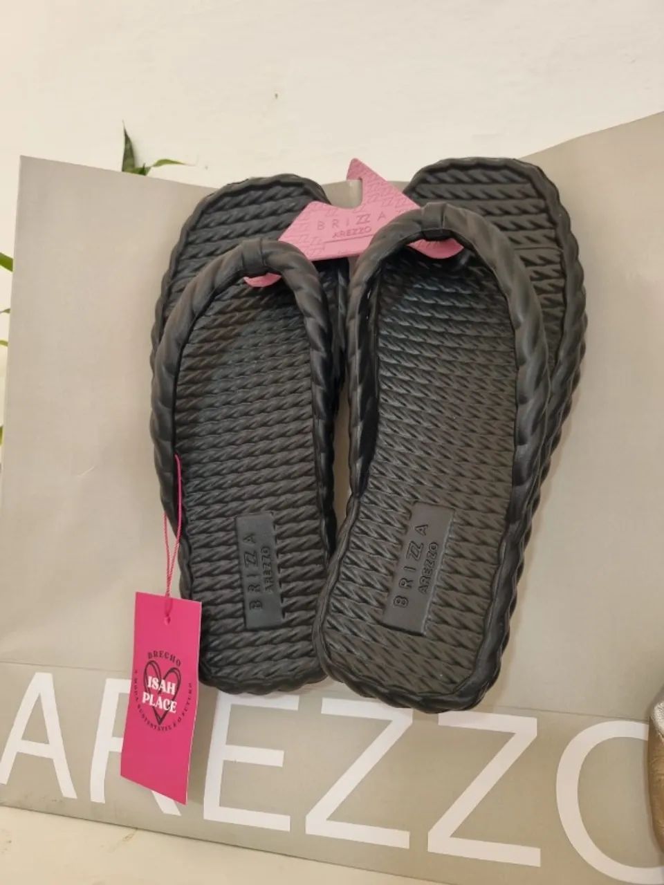 chinelo brizza arezzo preto 36